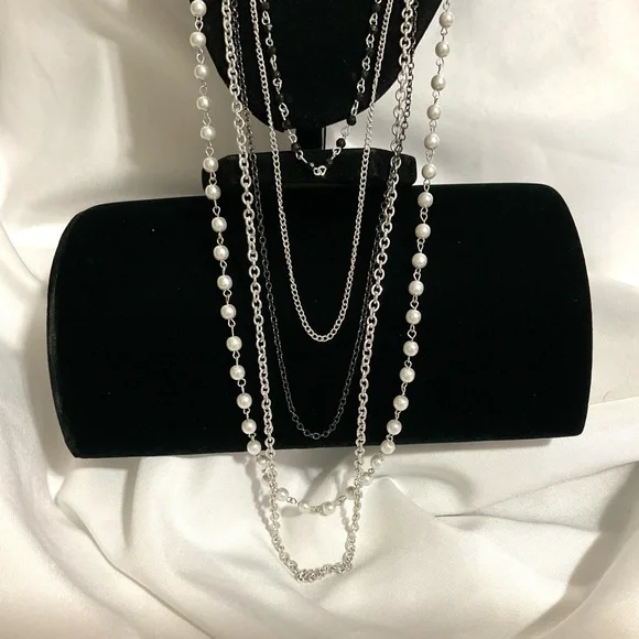 5 Strand Claire’s Necklace - Picture 1 of 8